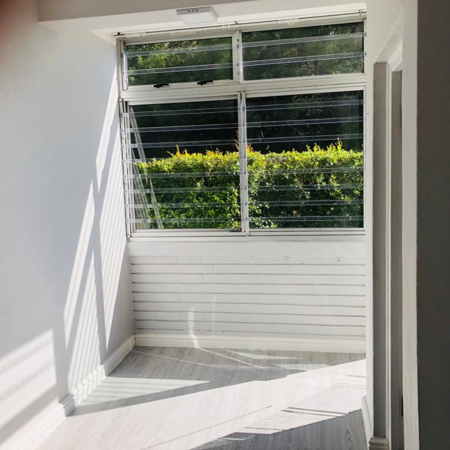 To Let 1 Bedroom Property for Rent in Green Point Western Cape